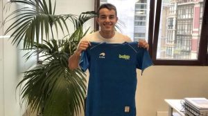 Larrazabal renueva contrato