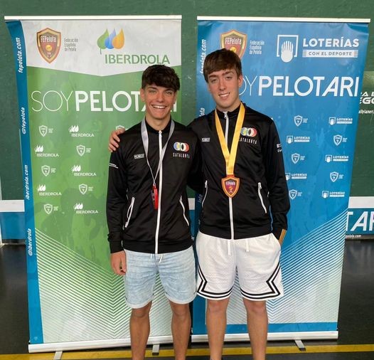 casa navarros españa frontball