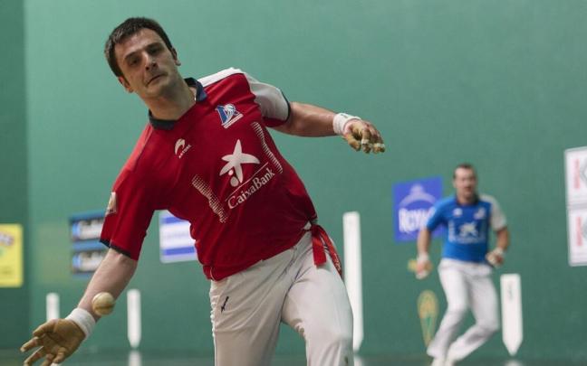 elezkano deja pelota mano