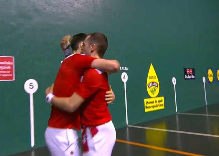 laso iztueta compartiendo liderato