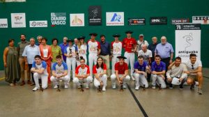 antiguo presenta días competición
