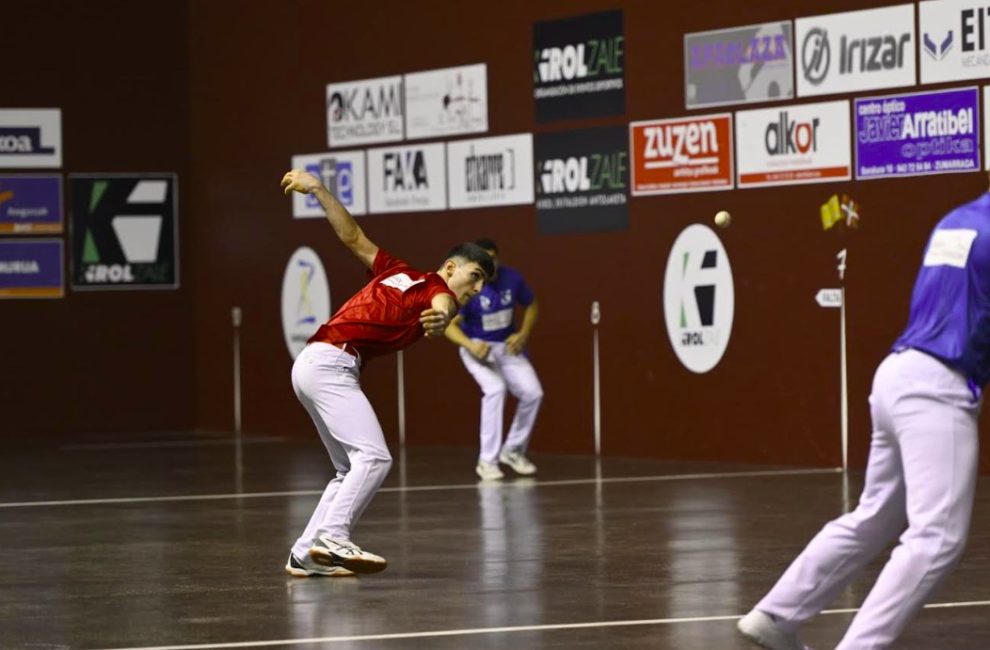 memorial goñi broche oro