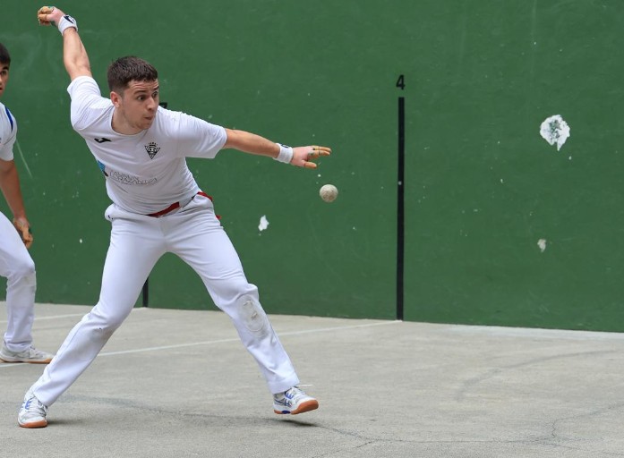 zarautz deja duelos importantes